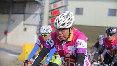 台北市長柯文哲9日騎腳踏車南征高雄,完成壯舉令許多人驚訝不已!(圖/台北市政府提供)