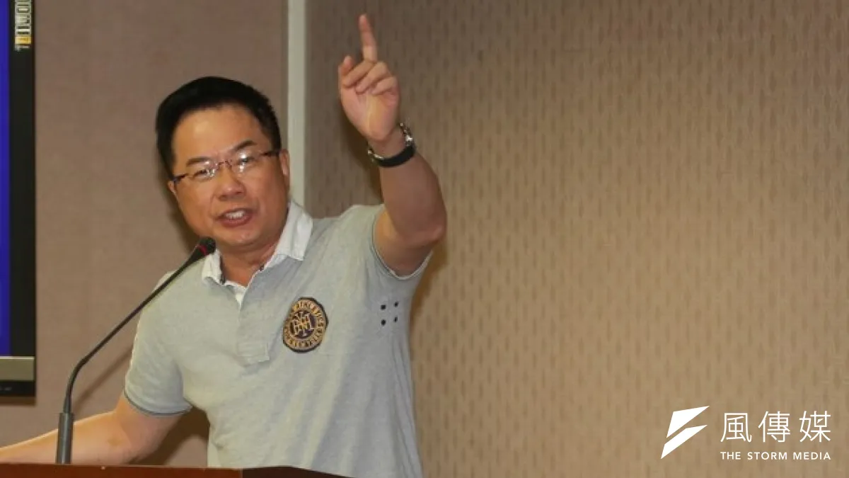 國民黨立委蔡正元昨(30日)在立院監決反對修改選罷法第59條,還稱若國民黨有人敢贊成,他就連服貿都反對。(余志偉攝)
