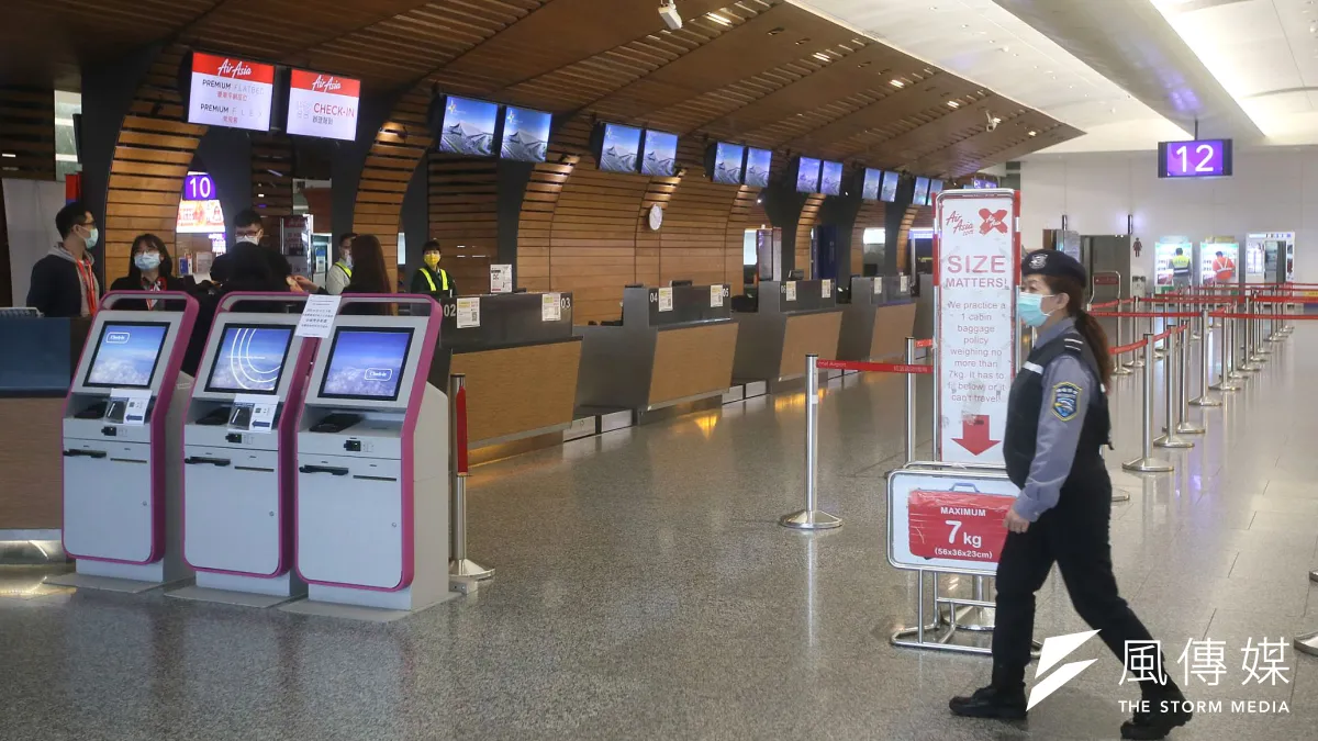 中央流行疫情指揮中心今(24)日宣布,25日起桃園機場「有條件」開放轉機。(資料照,柯承惠攝)