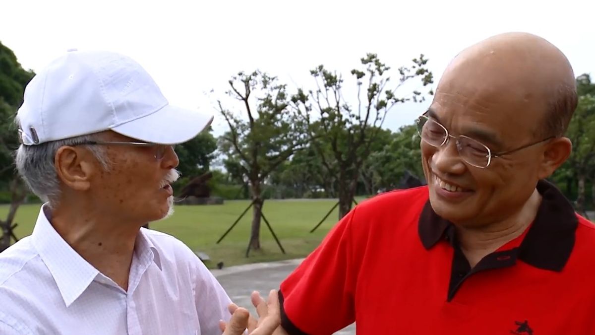 蘇貞昌(右)表示,從擔任台北縣長至今,他與朱銘(左)是相識許久的好朋友,前些日子他穿著朱銘送的紅色polo衫,來到朱銘美術館。(取自蘇貞昌臉書) 蘇貞昌(右)表示,從擔任台北縣長至今,他與朱銘(左)是相識許久的好朋友,前些日子他穿著朱銘送的紅色polo衫,來到朱銘美術館。(取自蘇貞昌臉書)