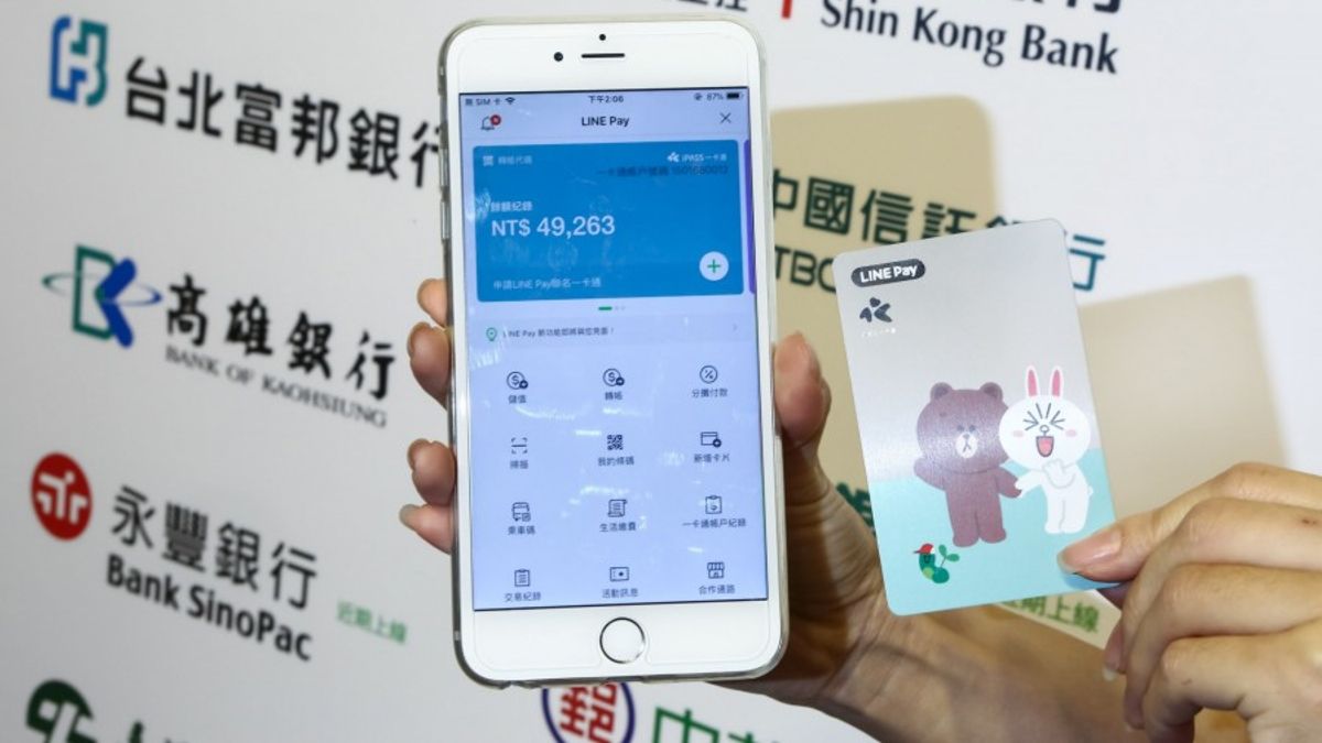 LINE Pay 一卡通首月成績出爐,用戶數達56萬人,一舉成為台灣用戶數第三大的電子支付機構,同時轉帳金額也突破了5億元。不過亮眼成績背後,似乎也存在一些隱憂。(圖/蔡仁譯 攝影,數位時代提供) LINE Pay 一卡通首月成績出爐,用戶數達56萬人,一舉成為台灣用戶數第三大的電子支付機構,同時轉帳金額也突破了5億元。不過亮眼成績背後,似乎也存在一些隱憂。(圖/蔡仁譯 攝影,數位時代提供)