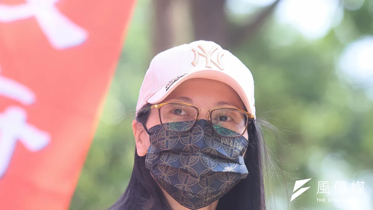 陸配「亞亞」因發表支持武統言論,被移民署廢止居留許可,取消其在台依親居留資格,將在今(25)日晚間離境。(柯承惠攝)