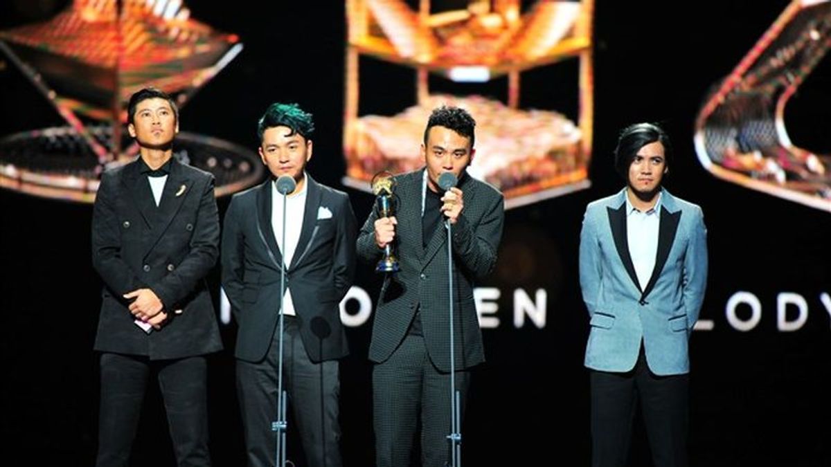 滅火器為太陽花學運創作的單曲《島嶼天光》獲得金曲獎最佳年度歌曲。(台視提供) 滅火器為太陽花學運創作的單曲《島嶼天光》獲得金曲獎最佳年度歌曲。(台視提供)