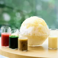 AKOMEYA食堂神楽坂は6月24日より、伝統的な米飴のまろやかな甘みと厳選された国産素材のシロップが織りなす夏季限定かき氷「米飴白氷」を販売する。(写真/AKOMEYA TOKYO事務局提供) AKOMEYA食堂神楽坂は6月24日より、伝統的な米飴のまろやかな甘みと厳選された国産素材のシロップが織りなす夏季限定かき氷「米飴白氷」を販売する。(写真/AKOMEYA TOKYO事務局提供)