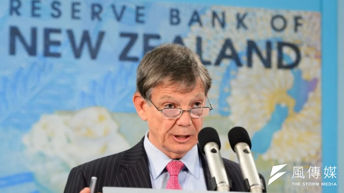 紐西蘭央行總裁惠勒 (Graeme Wheeler) 宣布調降官方現金利率1碼。(取自Financial Review)