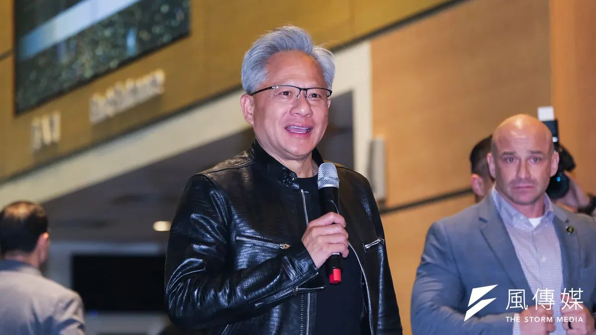 「下一季是零,再下一季也是零」 黃仁勳估中國AI晶片市場規模上看2000億美元,呼籲川普政府快解禁