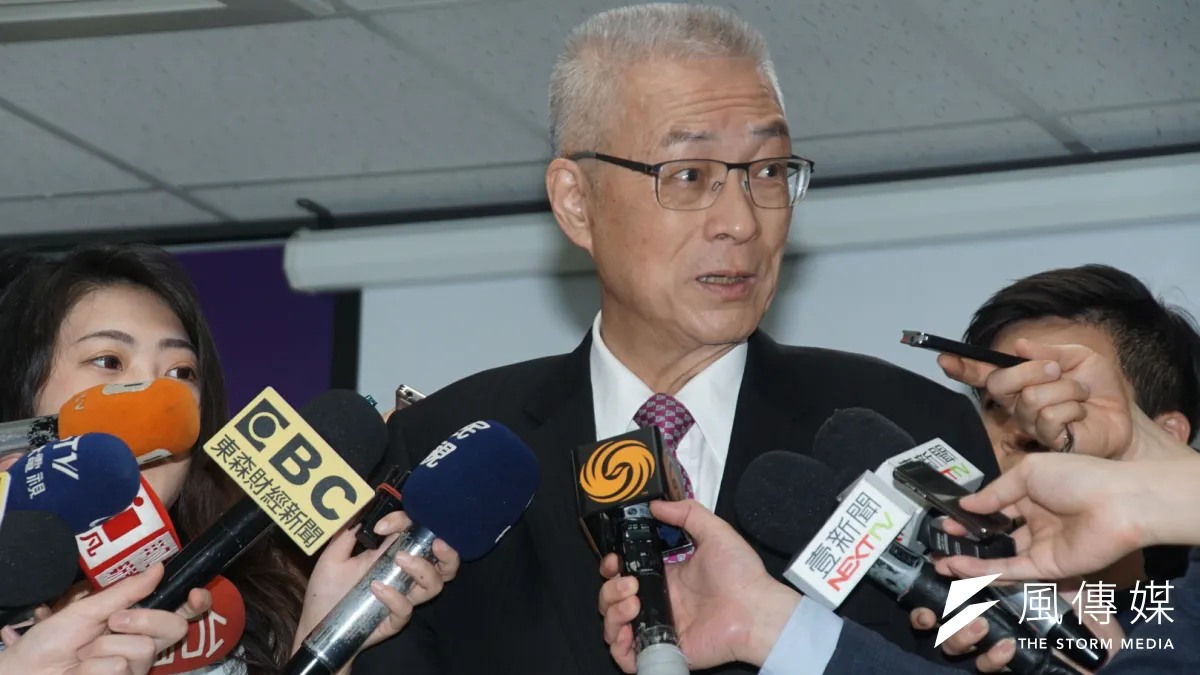 投入國民黨主席選舉的前副總統吳敦義出席官方Line帳號發表會。(盧逸峰攝)