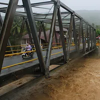 インドネシアの主要な島の一つであるスマトラ島は、連日の豪雨で鉄砲水や土砂崩れが発生し、170人以上が死亡。(写真/AP通信提供) インドネシアの主要な島の一つであるスマトラ島は、連日の豪雨で鉄砲水や土砂崩れが発生し、170人以上が死亡。(写真/AP通信提供)