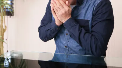 流鼻水、鼻塞、嗅覺異常、咳嗽等症狀新冠還是慢性鼻竇炎?以下「11種症狀比較」希望幫助民眾自我判斷。(示意圖/取自photoAC))