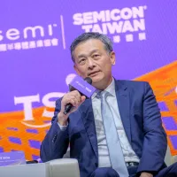 SEMICON Taiwan 2026のCEO Summitは2日、南港展覧館で開催された。写真はTSMCの侯永清副総経理兼共同COO代理。(写真/劉偉宏撮影) SEMICON Taiwan 2026のCEO Summitは2日、南港展覧館で開催された。写真はTSMCの侯永清副総経理兼共同COO代理。(写真/劉偉宏撮影)