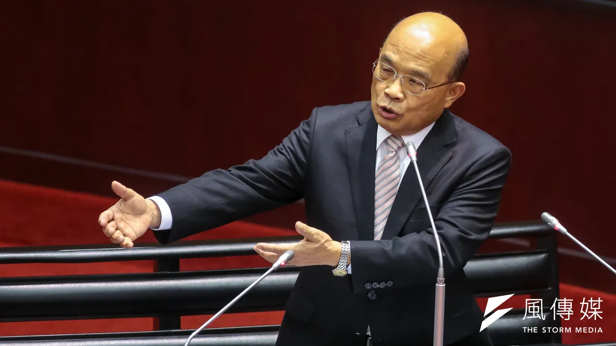 行政院長蘇貞昌15日於立院備詢,被問到是否贊成退職政務官管制年限增至15年,蘇貞昌回應「這是牛頭不對馬嘴。」(顏麟宇攝)