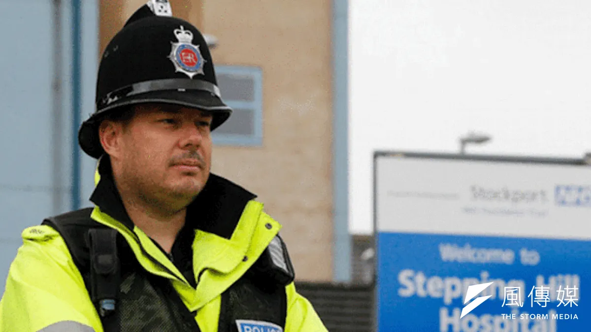 英國警察頭戴的警盔頗有傳統,而且據說也很實用。(BBC中文網)