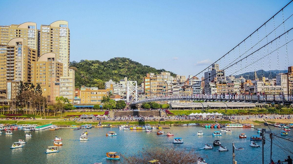 「碧波白」坐落於新店北新路上,具備依山傍水景觀條件的地段。(圖/富比士地產王提供) 「碧波白」坐落於新店北新路上,具備依山傍水景觀條件的地段。(圖/富比士地產王提供)