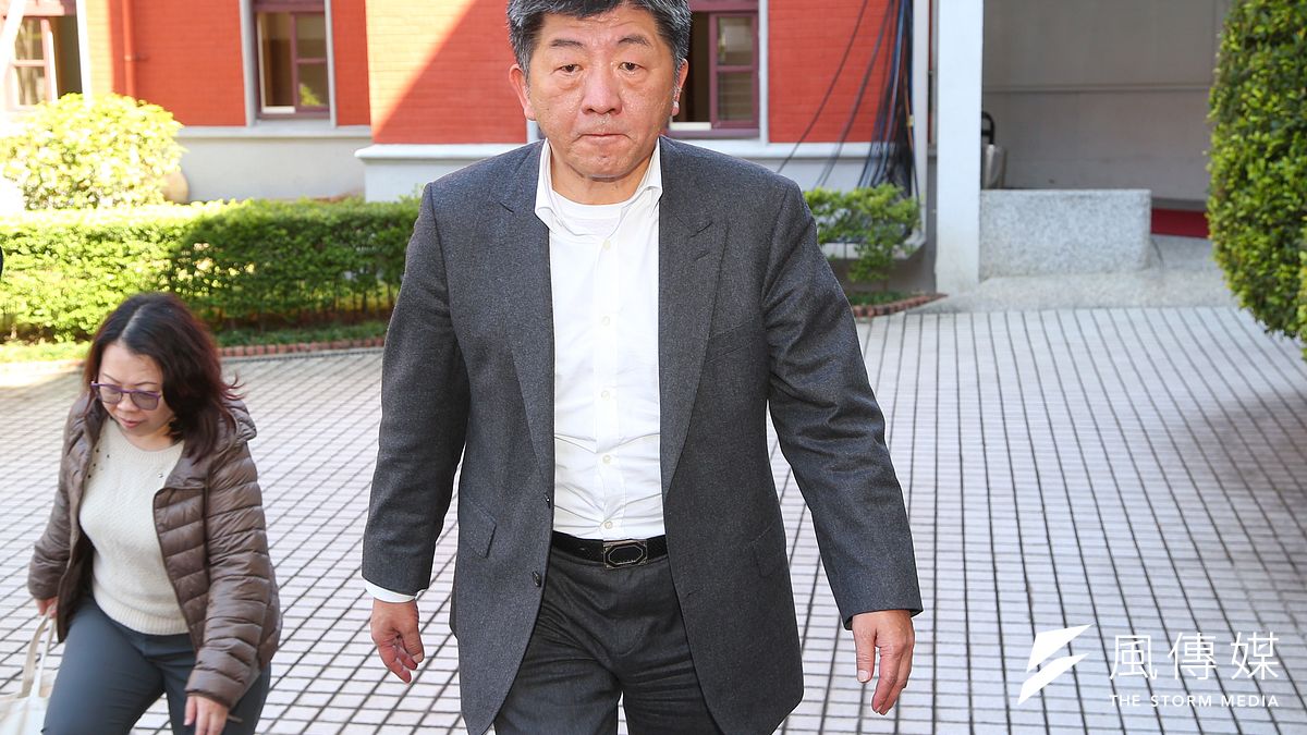 中央流行疫情指揮中心指揮官陳時中(右)23日搭高鐵南下墾丁,示範為期2天1夜的「防疫旅遊」。(資料照,顏麟宇攝) 中央流行疫情指揮中心指揮官陳時中(右)23日搭高鐵南下墾丁,示範為期2天1夜的「防疫旅遊」。(資料照,顏麟宇攝)