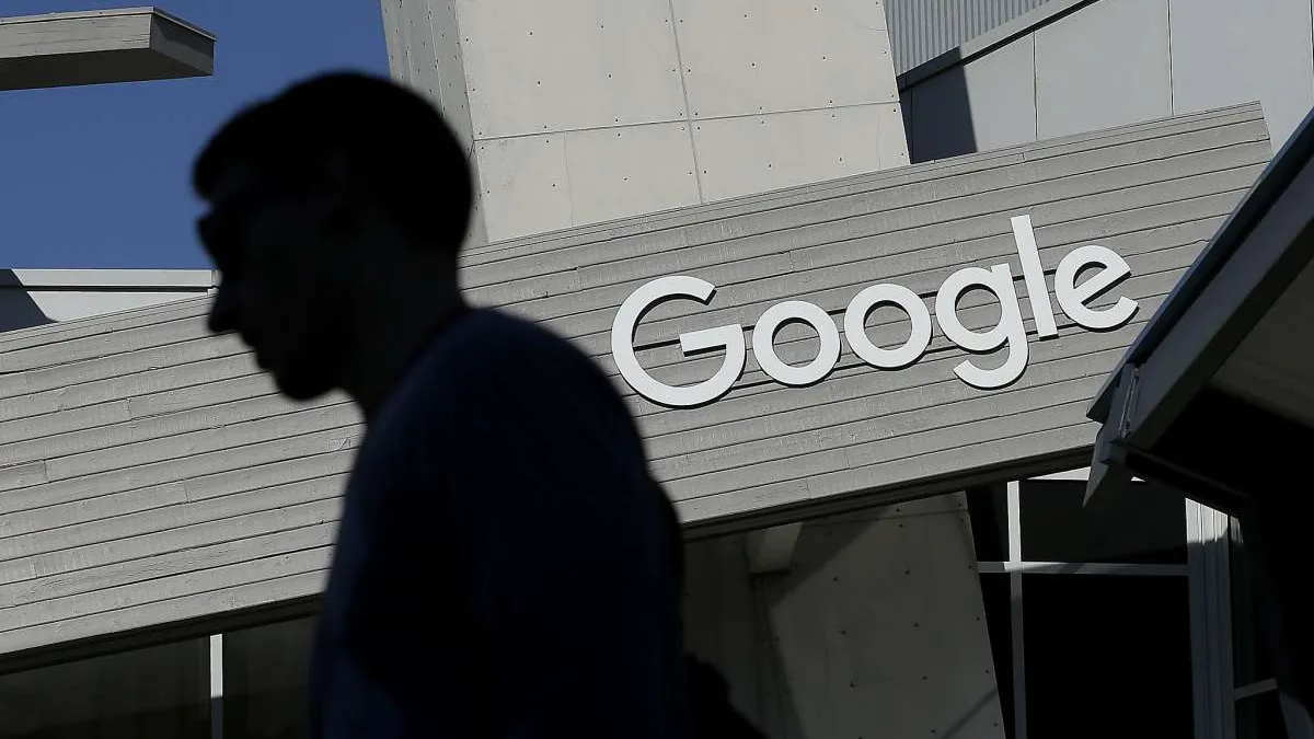 Google在今年八月時,傳出要打造一個符合中國審查標準的搜尋引擎版本,Alphabet主席約翰·軒尼詩(John Hennessy)最近接受《彭博社》專訪時,透露出他內心的疑慮,不確定把帶有審查功能的搜尋引擎帶到中國,會不會是一件好事。(美聯社)