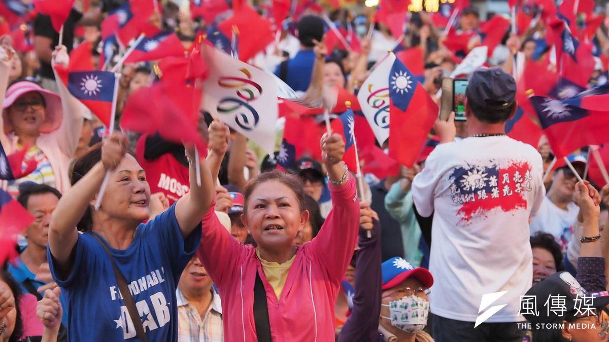 有韓粉根據經費明細推估,去年底高雄市長選舉,國民黨僅給韓國瑜12萬元競選,認為實在太過吝嗇。圖為27日韓粉舉辦誓師大會,要韓國瑜選總統。(資料照,新新聞林瑞慶攝) 有韓粉根據經費明細推估,去年底高雄市長選舉,國民黨僅給韓國瑜12萬元競選,認為實在太過吝嗇。圖為27日韓粉舉辦誓師大會,要韓國瑜選總統。(資料照,新新聞林瑞慶攝)