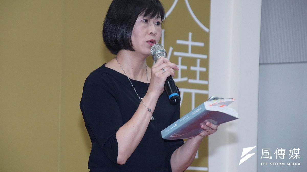 再見火燒島,綠島人權藝術季活動記者會,白色恐怖受難者家屬吳文慧致詞。(盧逸峰攝) 再見火燒島,綠島人權藝術季活動記者會,白色恐怖受難者家屬吳文慧致詞。(盧逸峰攝)