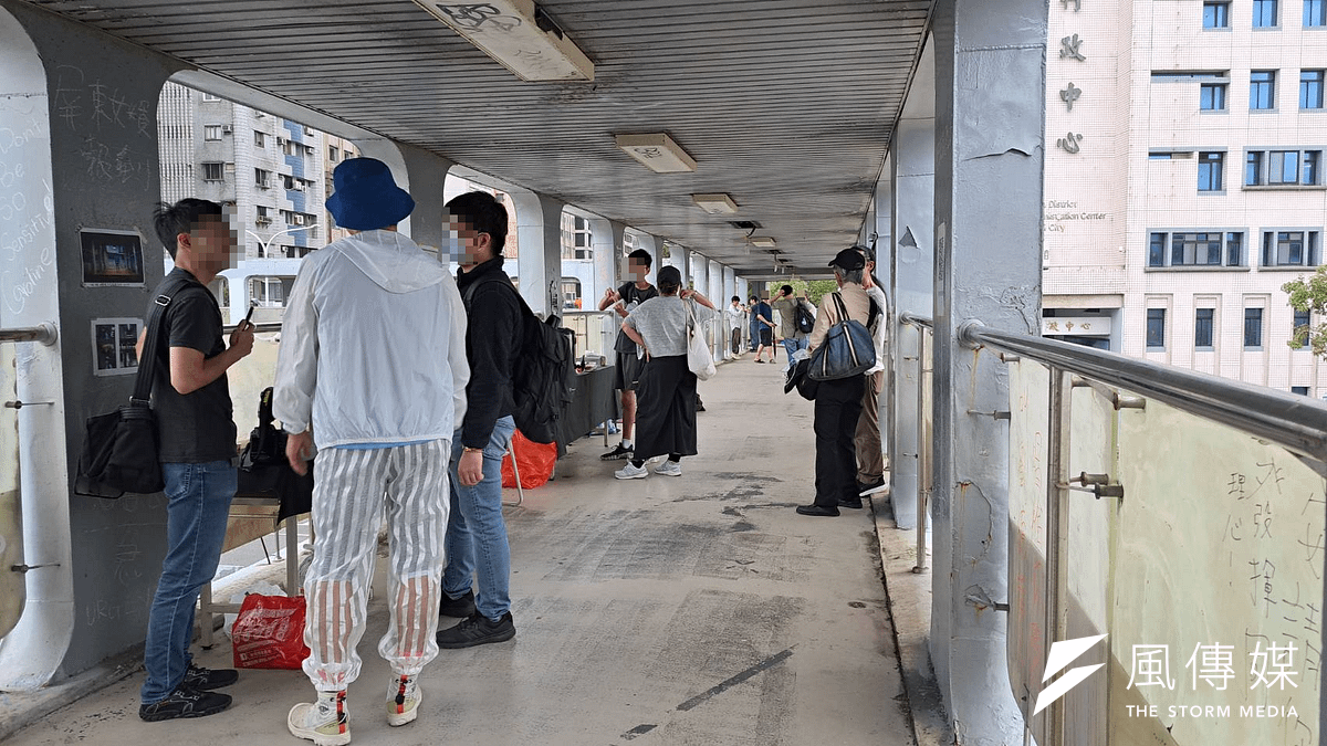 劫後餘生第一週!和平天橋「保留連署破1800份」居民盼能召開公聽會(資料照/陳乃慈攝) 劫後餘生第一週!和平天橋「保留連署破1800份」居民盼能召開公聽會(資料照/陳乃慈攝)