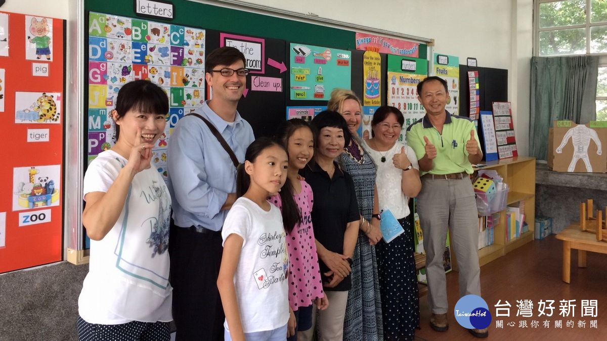 南梓國小轉型為雙語實驗小學 一週6節英語授課 南梓國小轉型為雙語實驗小學 一週6節英語授課