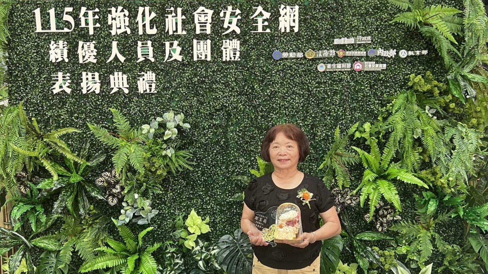 以專業與陪伴點亮就業希望 中市就業服務員榮獲衛福部「全國強化社會安全網績優人員」