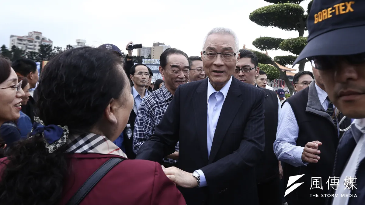 20190405-「蔣公,我們懷念您」活動,國民黨主席吳敦義出席並與民眾握手致意。(陳品佑攝)