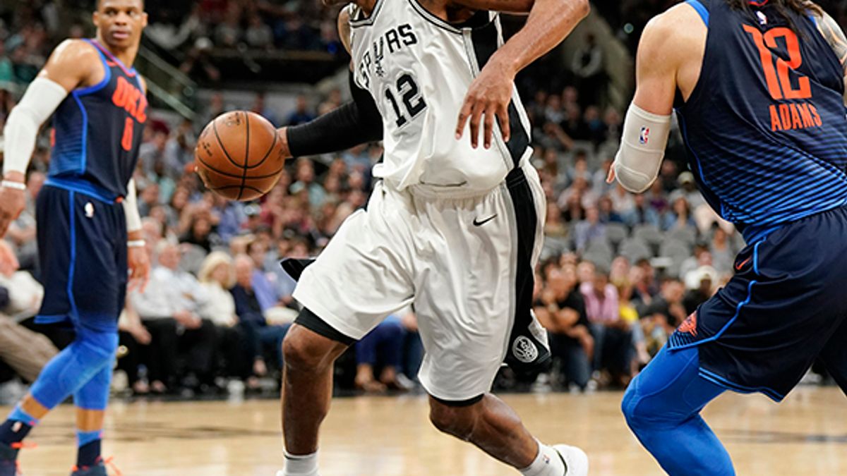 馬刺艾德里奇再次繳出高效率表現,率領球隊擊敗雷霆,西區排名來到第4。(美聯社) 馬刺艾德里奇再次繳出高效率表現,率領球隊擊敗雷霆,西區排名來到第4。(美聯社)