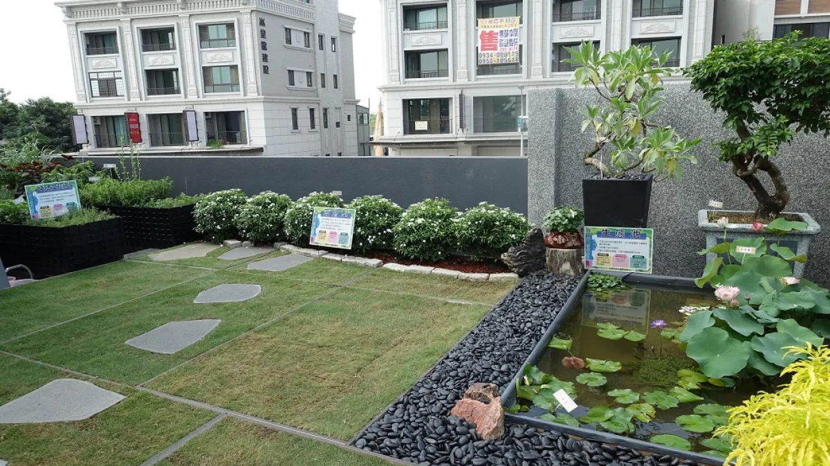 綠屋頂節能降溫計畫,率先將「東區清潔隊區隊新建工程」設定為銀級綠建築的目標。(圖/臺南市政府環境保護局提供)
