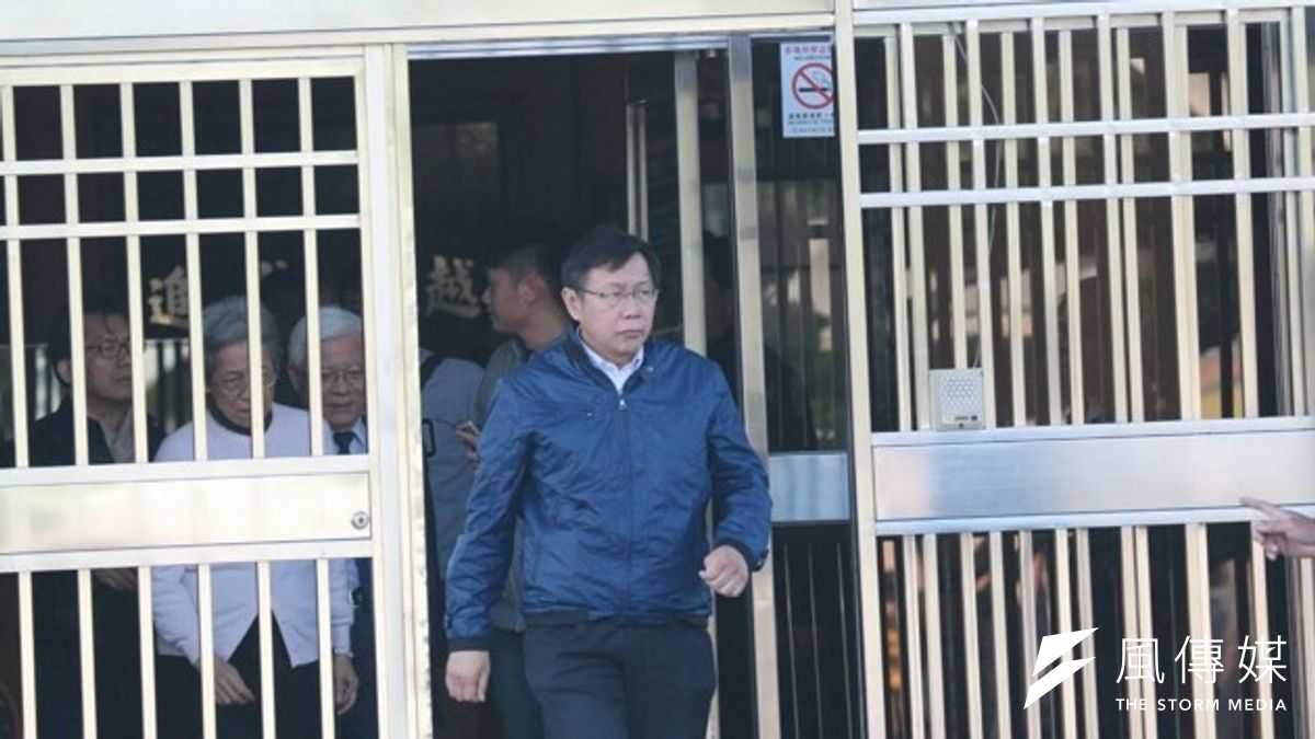 台北市長當選人柯文哲16日前往台中培德監獄探訪陳水扁。(柯文哲辦公室提供) 台北市長當選人柯文哲16日前往台中培德監獄探訪陳水扁。(柯文哲辦公室提供)