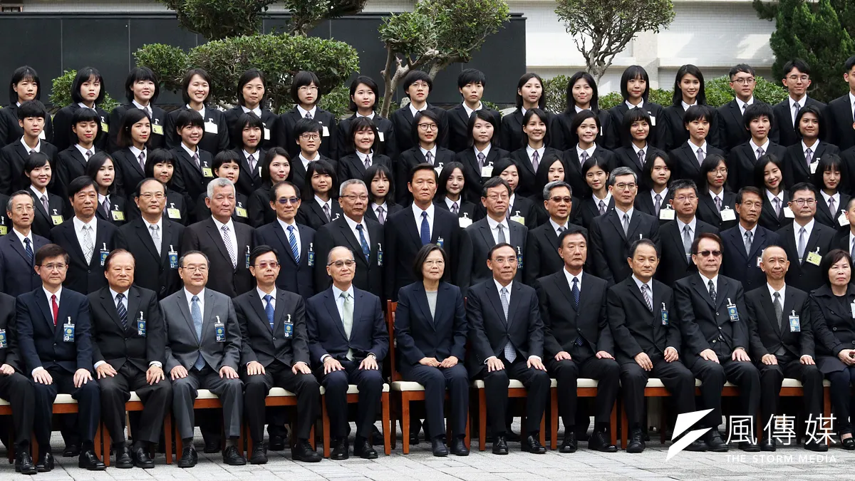 法務部調查局26日舉行第56期調查班結業典禮,共計99人結訓。(蘇仲泓攝)