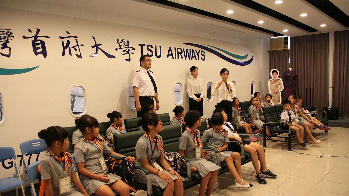 小小空服員夏令營 學童體驗當空姐空少 小小空服員夏令營 學童體驗當空姐空少