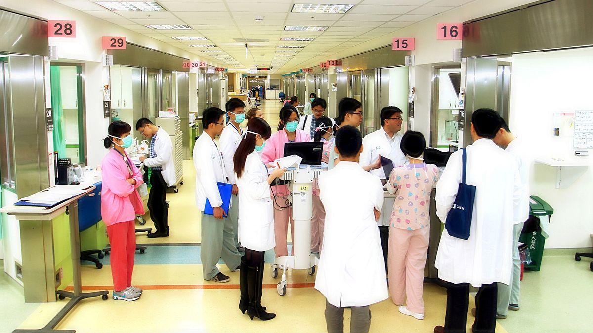 疾管署與風濕病醫學會合作,將於9月1日起,率先於國內13家合作醫院免費提供「速克伏」結核病短程處方,給使用生物製劑治療的免疫疾病患者進行潛伏結核感染治療,年底前預估將有600人受惠。(資料照,取自台大醫院心血管中心) 疾管署與風濕病醫學會合作,將於9月1日起,率先於國內13家合作醫院免費提供「速克伏」結核病短程處方,給使用生物製劑治療的免疫疾病患者進行潛伏結核感染治療,年底前預估將有600人受惠。(資料照,取自台大醫院心血管中心)