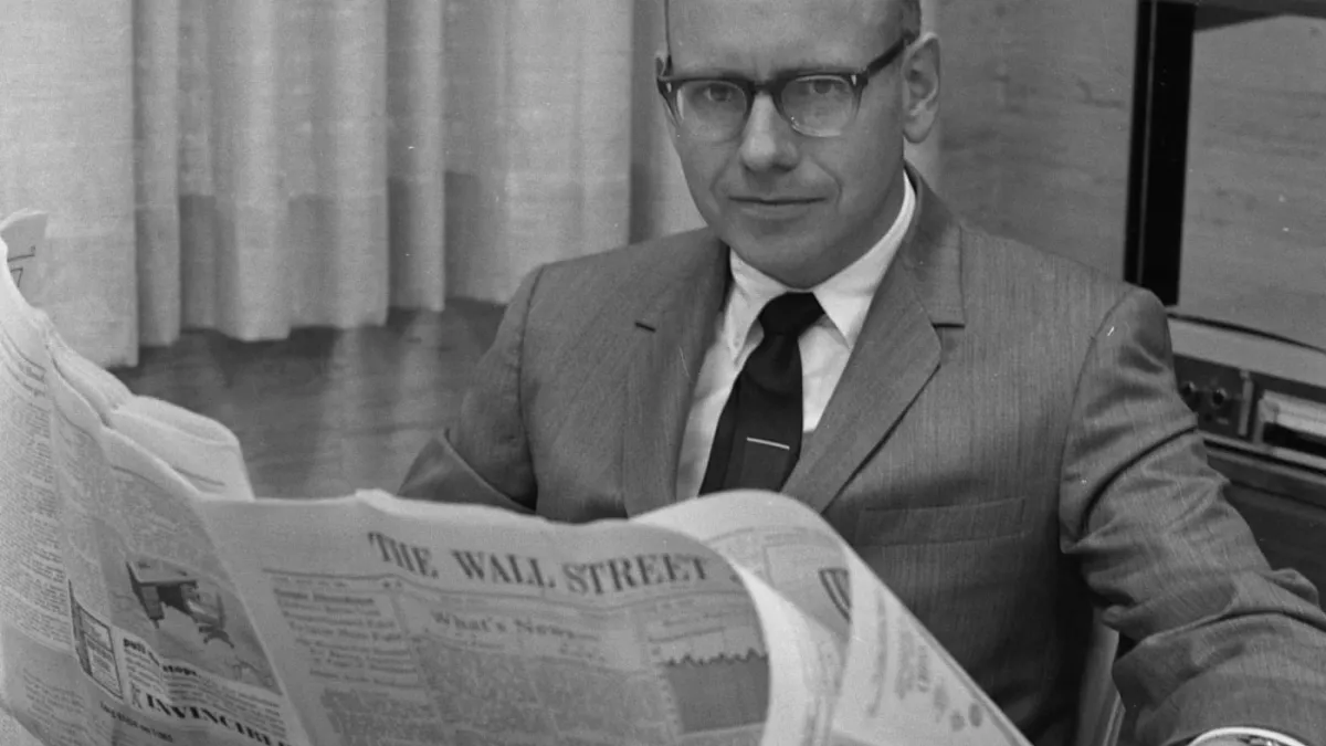 1965年時的巴菲特。(圖片來源:Robert Paskach/The Omaha World Herald/Durham Museum)