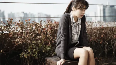 光靠學業技能並不足以讓人生幸福,絕大多數的職業都牽涉到與其他人一起工作,從小應多培養與人社交、溝通,有經營人際關係的能力。(示意圖非本人/드라마 미생@facebook)
