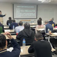 桃竹苗分署銀髮人才資源中心舉辦「企業輔導團共識會議」,邀請專家學者們研討輔導方針,提供全方位與客製化的專業輔導服務。(圖/勞動力發展署桃竹苗分署提供) 桃竹苗分署銀髮人才資源中心舉辦「企業輔導團共識會議」,邀請專家學者們研討輔導方針,提供全方位與客製化的專業輔導服務。(圖/勞動力發展署桃竹苗分署提供)