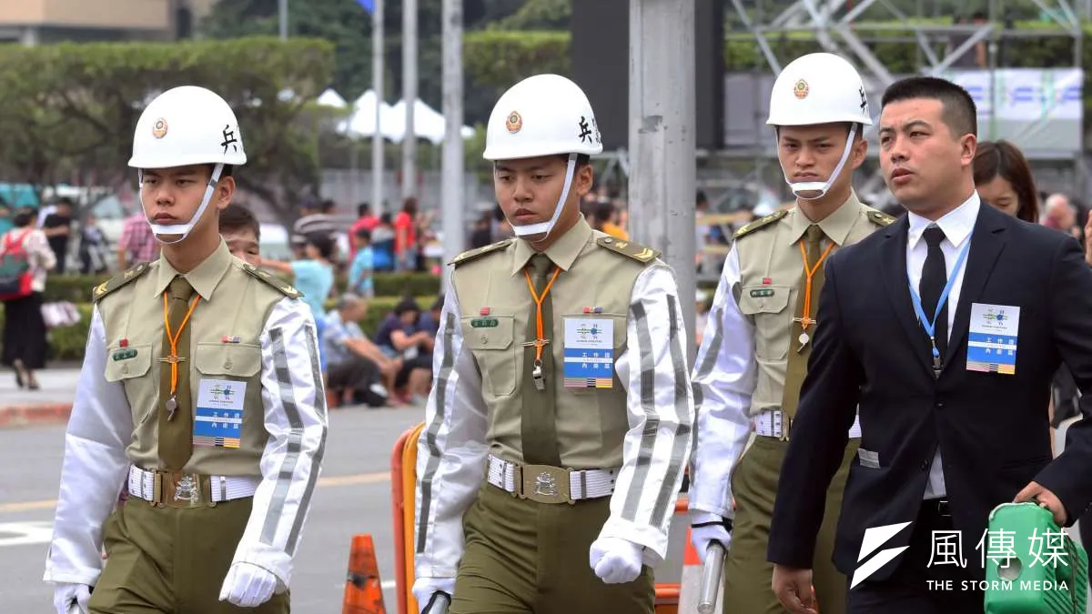 國慶大典將至,憲兵預演,氣勢驚人。(蘇仲泓攝) 國慶大典將至,憲兵預演,氣勢驚人。(蘇仲泓攝)