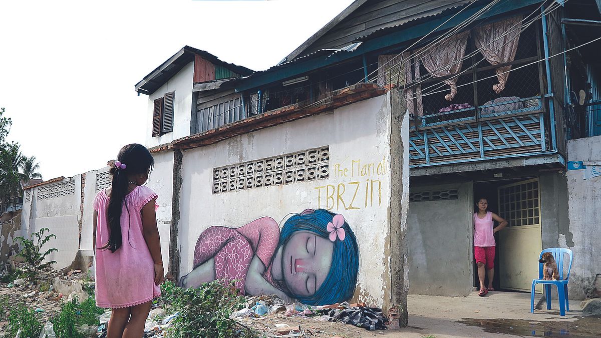 作者指出,東協國家都將受益東協崛起,受益東協這個最大內需體,經濟都會穩定成長。局外人看這些國家政經似乎相當不穩定,但每個國家都有每個國家的價值觀,不需要強加價值觀在其他不同國家,這樣容易失之偏頗! 作者指出,東協國家都將受益東協崛起,受益東協這個最大內需體,經濟都會穩定成長。局外人看這些國家政經似乎相當不穩定,但每個國家都有每個國家的價值觀,不需要強加價值觀在其他不同國家,這樣容易失之偏頗!