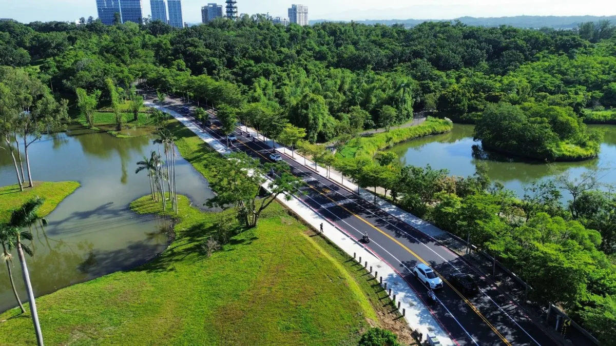 澄清湖特定區公3-1滯洪設施工程係因前高雄高爾夫球場違反水土保持相關規定,水利局依水土保持法代為施作。(圖/高雄市水利局提供)
