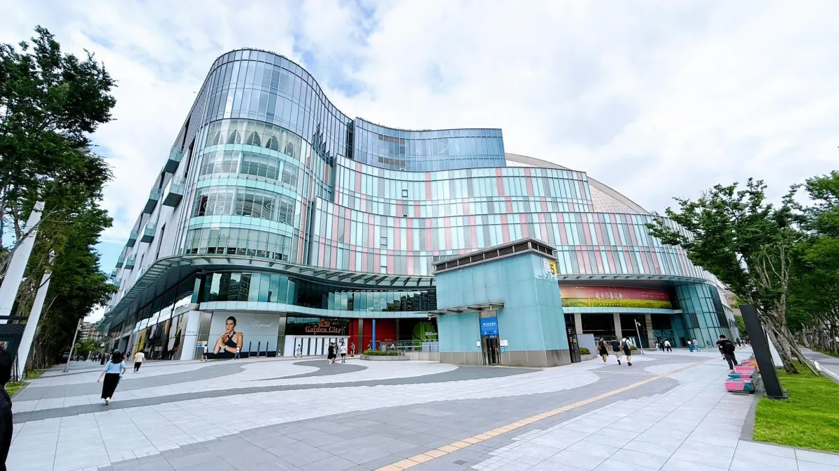 台北市中心最大購物中心的遠東SOGO大巨蛋「Garden City」,全區最後一塊重要拼圖,最大量體B區百貨商場「莫內花園」,確定於8月22日正式啟動試營運。(圖/取自遠東Garden City)