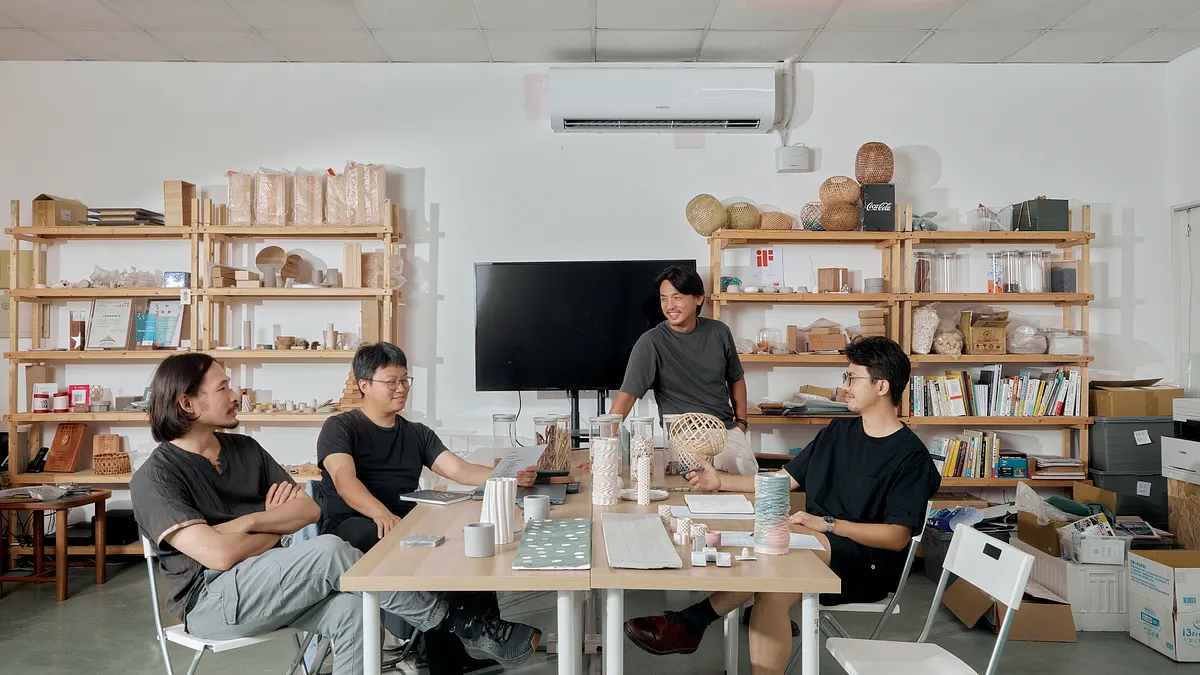 耍廢工廠創業四人組,左起王浩宇、李彥潁、林建呈、陳柏瑋。(耍廢工廠提供,林建呈攝) 耍廢工廠創業四人組,左起王浩宇、李彥潁、林建呈、陳柏瑋。(耍廢工廠提供,林建呈攝)