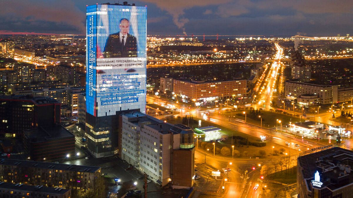 俄羅斯5月1日至10日將開始放10天有薪假,期間各城市也預計舉辦大型的三軍遊行、武器展示。但作者指出,大規模人員移動及群聚,就可能會提高疫情的風險。(資料照,美聯社) 俄羅斯5月1日至10日將開始放10天有薪假,期間各城市也預計舉辦大型的三軍遊行、武器展示。但作者指出,大規模人員移動及群聚,就可能會提高疫情的風險。(資料照,美聯社)