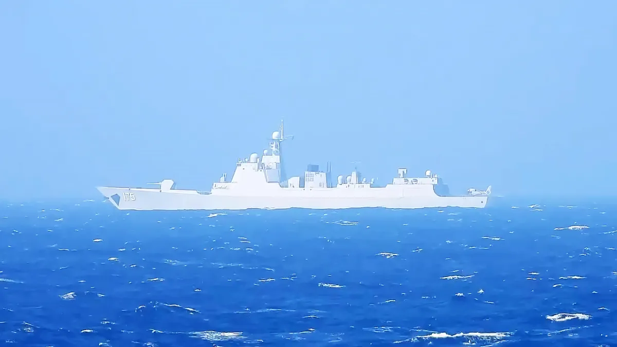 During a PLA "joint combat readiness patrol," Taiwan's Navy destroyer Kunming monitors the PLA Navy vessel Yinchuan. (Photo: Ministry of National Defense)