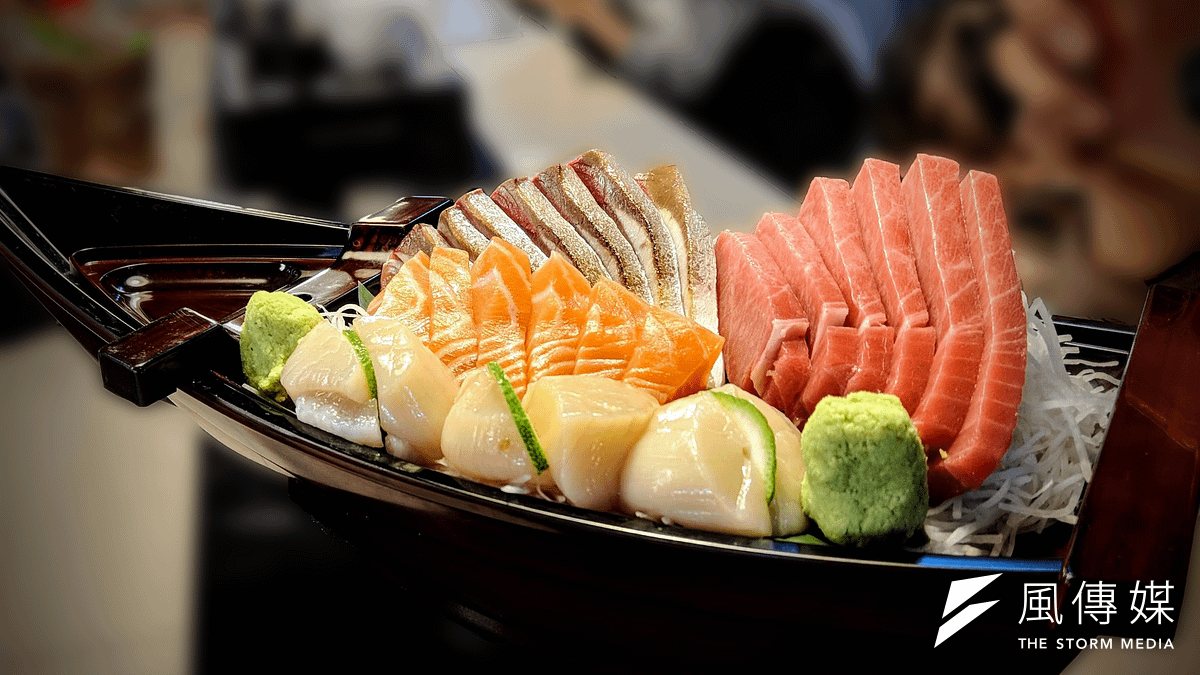 挪威媒體報導台灣「鮭魚改名潮」事件(圖/洪煜勛攝) 挪威媒體報導台灣「鮭魚改名潮」事件(圖/洪煜勛攝)