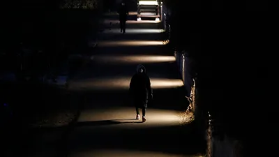 作者認為,污名不僅是一種社會現象,更是衡量一個社會文明程度的重要指標。(美聯社)