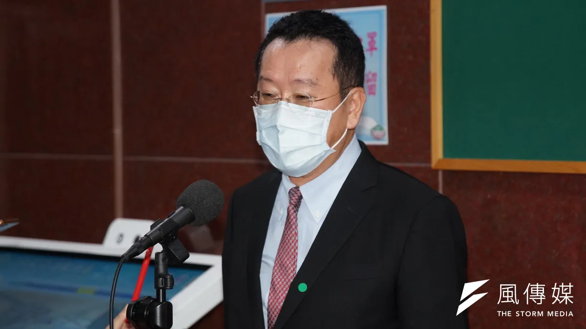 金管會主委顧立雄(見圖)今天透露,黃天牧升任主委是他親自推薦,顧立雄形容他做事嚴謹,「期許他像我一樣幽默風趣,個性上不要這麼拘謹。」(盧逸峰攝)