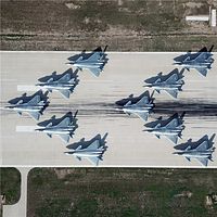 解放軍の殲-20戦闘機は無人機「忠実僚機」との連携を想定しており、AIの活用によって将来の空中戦の姿を一変させる可能性がある。(写真/中国軍網) 解放軍の殲-20戦闘機は無人機「忠実僚機」との連携を想定しており、AIの活用によって将来の空中戦の姿を一変させる可能性がある。(写真/中国軍網)