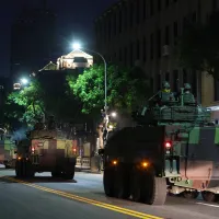 國軍「漢光42號」演習實兵演練,負責總統賴清德安全的萬鈞車隊駛過台北街頭。(資料照,顏麟宇攝) 國軍「漢光42號」演習實兵演練,負責總統賴清德安全的萬鈞車隊駛過台北街頭。(資料照,顏麟宇攝)