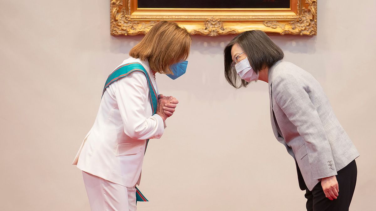 美國眾議院議長裴洛西訪台,8月3日與總統蔡英文會面。(資料照,美聯社) 美國眾議院議長裴洛西訪台,8月3日與總統蔡英文會面。(資料照,美聯社)