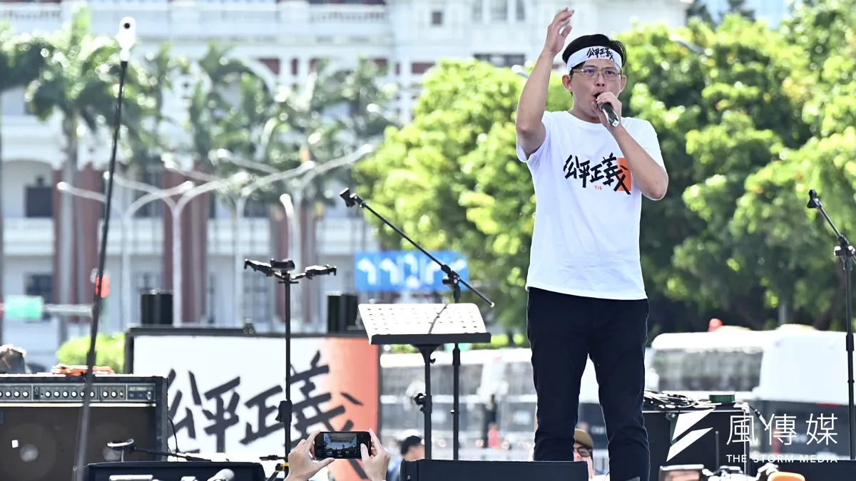 黃國昌鮮明的揭弊「戰神」形象,為年輕人、中間選民注意,進而牽動2024年大選。(陳思明攝)