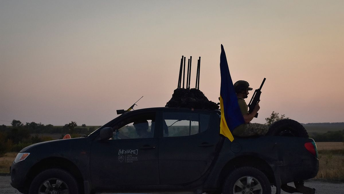 2024年8月19日,烏克蘭札波羅結,烏克蘭第141獨立步兵旅的皮卡車與士兵。(美聯社) 2024年8月19日,烏克蘭札波羅結,烏克蘭第141獨立步兵旅的皮卡車與士兵。(美聯社)