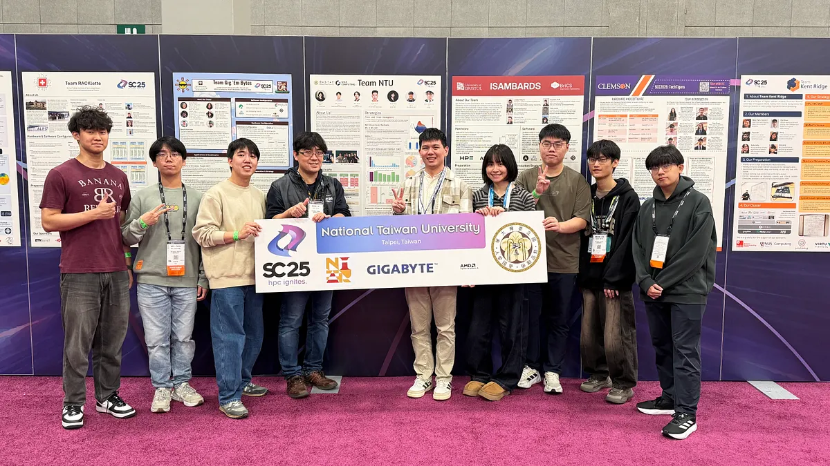 台灣大學李濬屹教授(左四)感謝國研院及產業伙伴。(國研院提供) 台灣大學李濬屹教授(左四)感謝國研院及產業伙伴。(國研院提供)